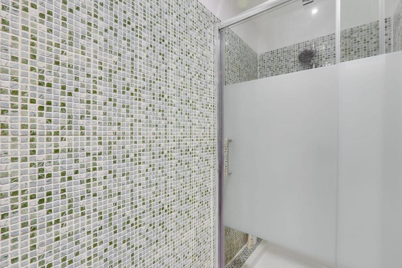 170 Suite Angouleme Large Duplex Style Apt With1 Bdr Paris Central Exteriér fotografie